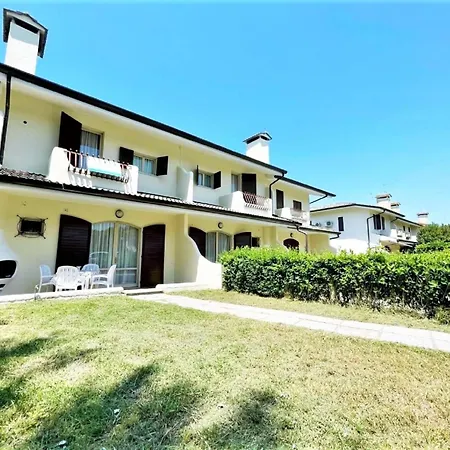 Villa In With Garden