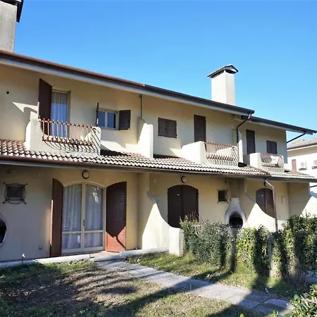 Villa In With Garden *