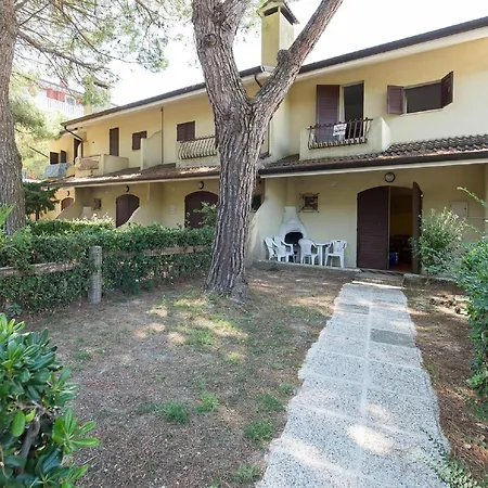 Villa In With Garden