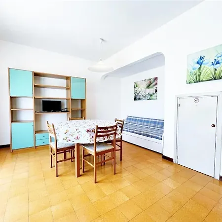 In With Garden Villa *